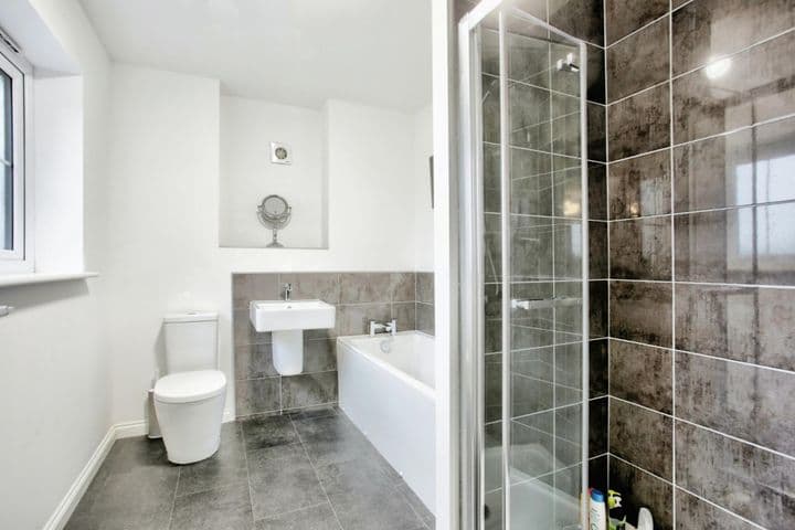 3 bedrooms house for sale in Newcastle Upon Tyne, United Kingdom - Image 11