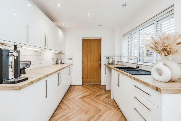 3 bedrooms house for sale in Newcastle Upon Tyne, United Kingdom - Image 3