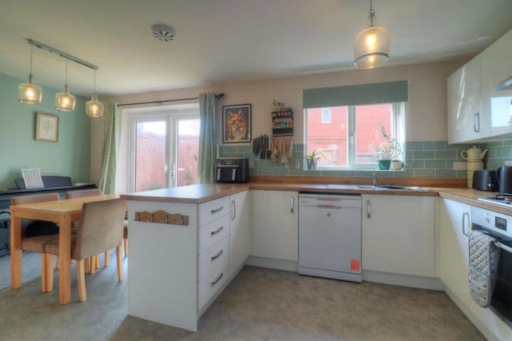 3 bedrooms house for sale in Loughborough, United Kingdom - Image 4