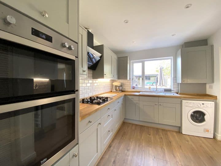 3 bedrooms house for sale in Hockley, United Kingdom - Image 3