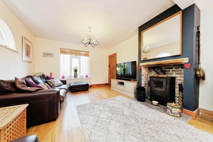 5 bedrooms house for sale in Ashford, United Kingdom - Image 2