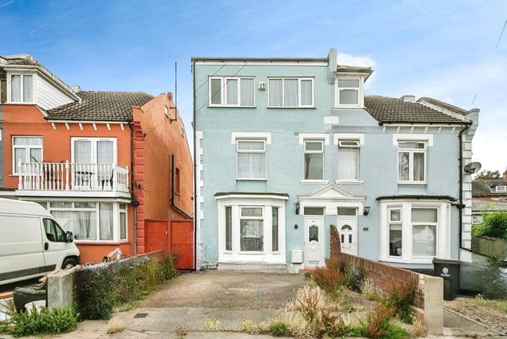 7 bedrooms house for sale in Clacton-On-Sea, United Kingdom - Image 2