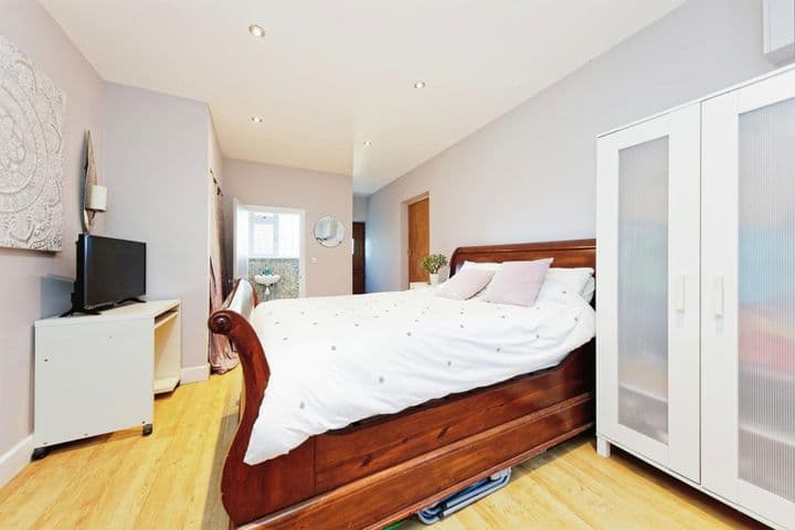 5 bedrooms house for sale in Ashford, United Kingdom - Image 9