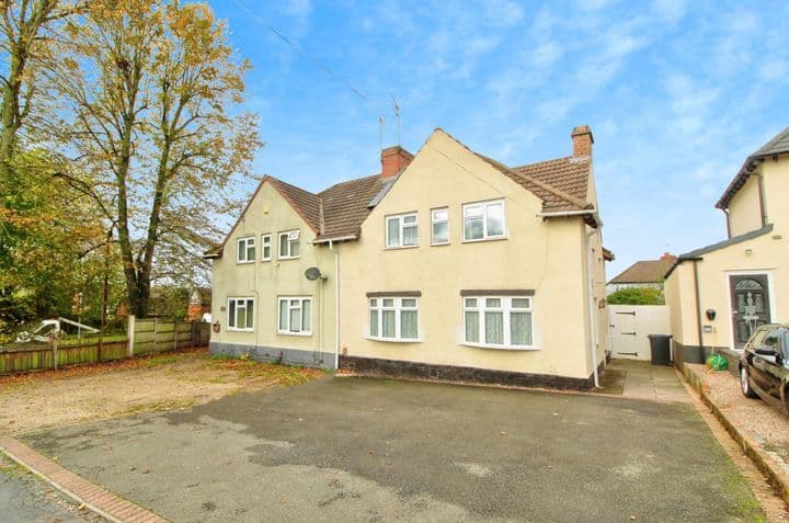 3 bedrooms house for sale in Kingswinford, United Kingdom - Image 2