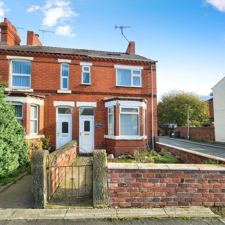 3 bedrooms house for sale in Wrexham County Borough, United Kingdom - Image 2