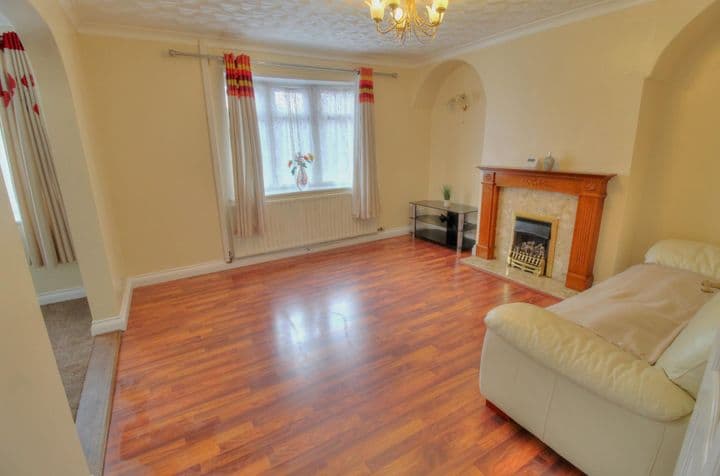 3 bedrooms house for sale in Kingswinford, United Kingdom - Image 3