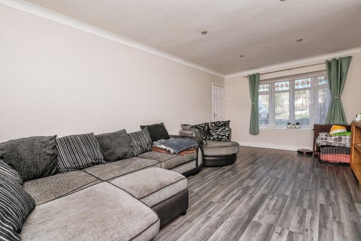 3 bedrooms house for sale in Basildon, United Kingdom - Image 5