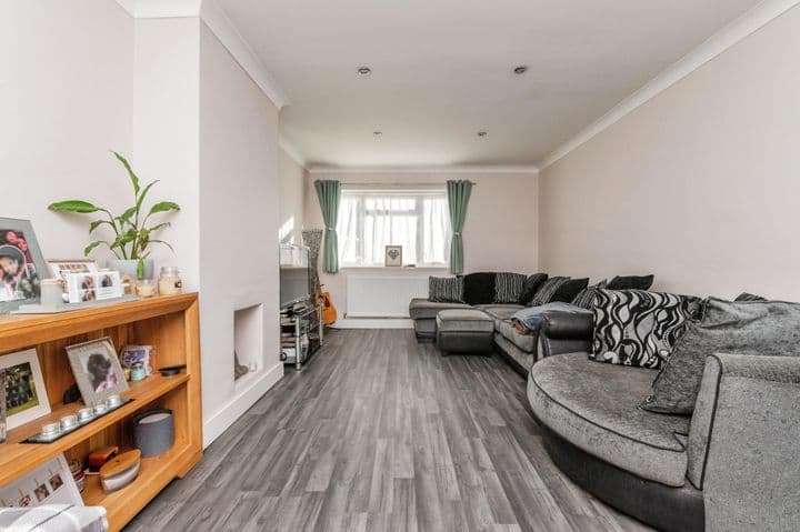 3 bedrooms house for sale in Basildon, United Kingdom - Image 4