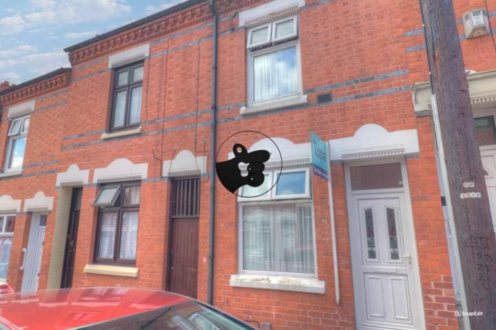 3 bedrooms house for sale in Leicester, United Kingdom - Image 2