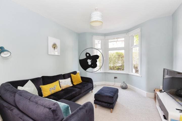 3 bedrooms house for sale in London, United Kingdom - Image 4