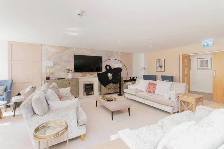 1 bedroom apartment for sale in Harrow, United Kingdom - Image 8