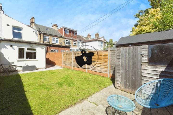 3 bedrooms house for sale in London, United Kingdom - Image 19