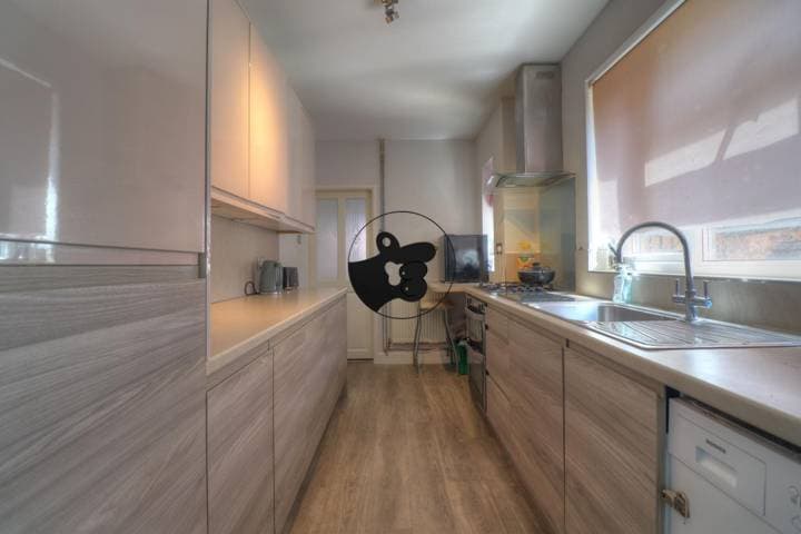 3 bedrooms house for sale in Leicester, United Kingdom - Image 3