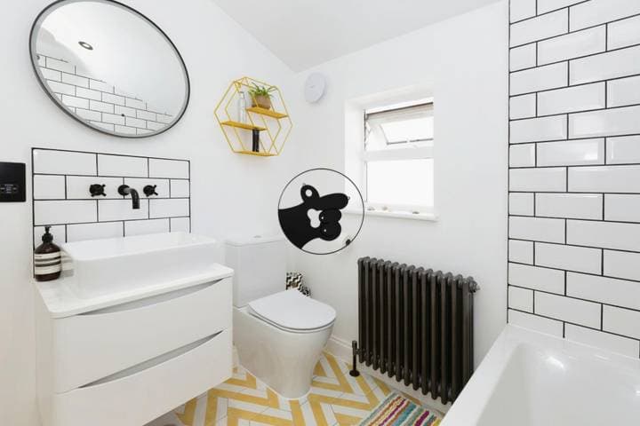 3 bedrooms house for sale in London, United Kingdom - Image 11