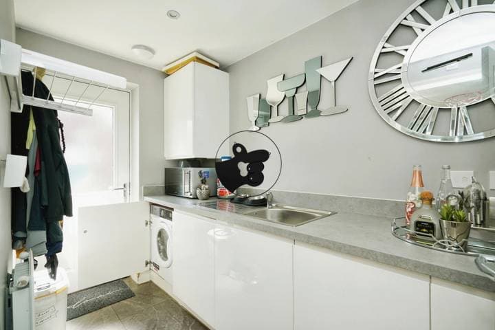 4 bedrooms house for sale in Leigh-On-Sea, United Kingdom - Image 12