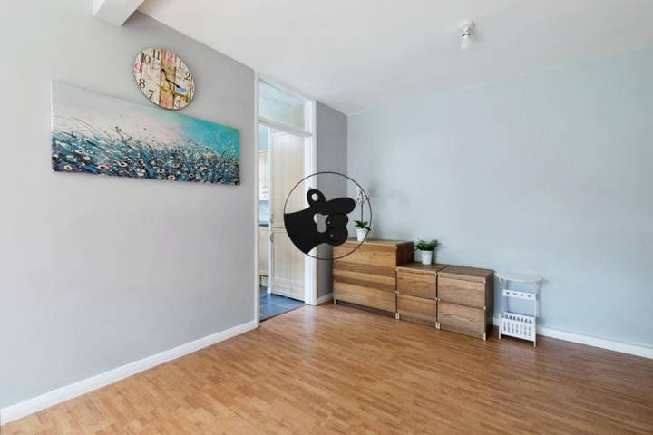 2 bedrooms apartment for sale in London, United Kingdom - Image 6