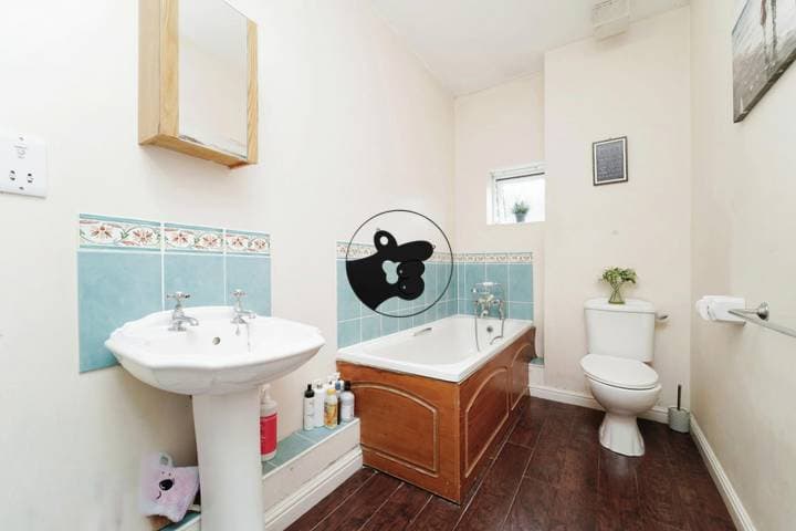 3 bedrooms apartment for sale in Slough, United Kingdom - Image 11