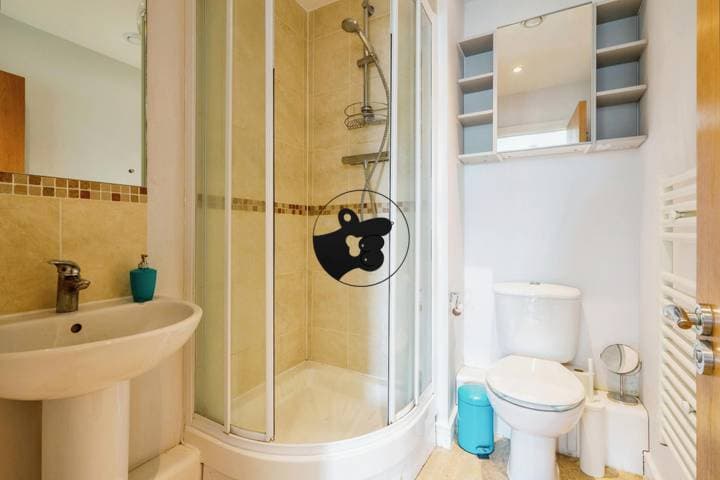 2 bedrooms apartment for sale in London, United Kingdom - Image 14