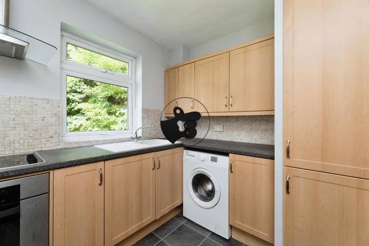 2 bedrooms apartment for sale in London, United Kingdom - Image 4