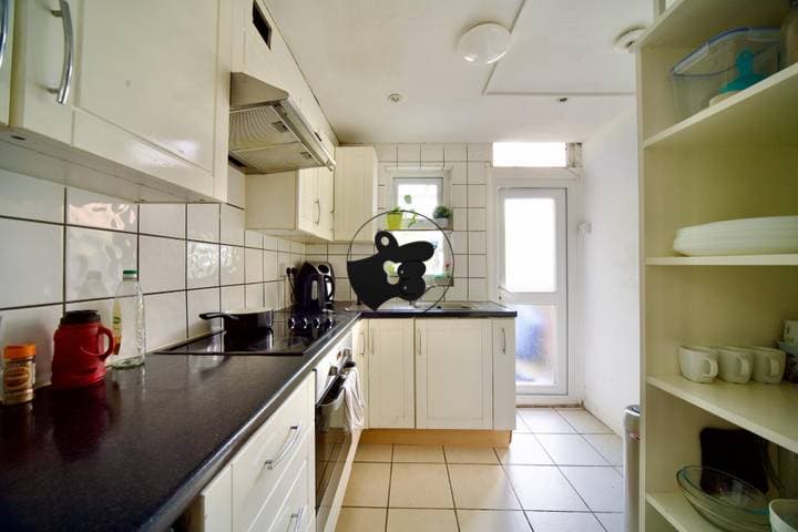 3 bedrooms house for sale in London, United Kingdom - Image 4