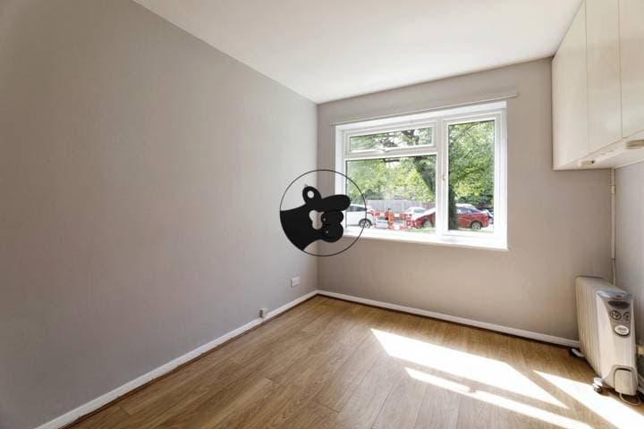 2 bedrooms apartment for sale in London, United Kingdom - Image 15