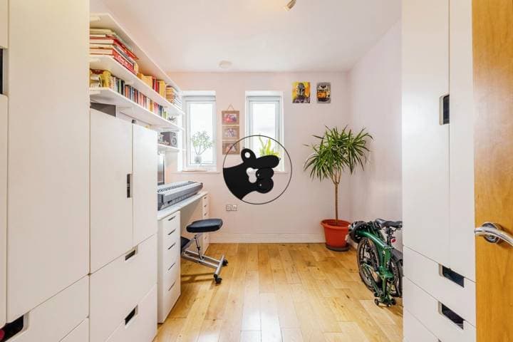 2 bedrooms apartment for sale in London, United Kingdom - Image 18