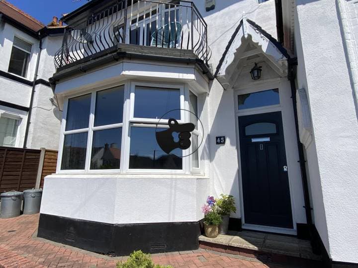 3 bedrooms apartment for sale in Westcliff-On-Sea, United Kingdom - Image 6