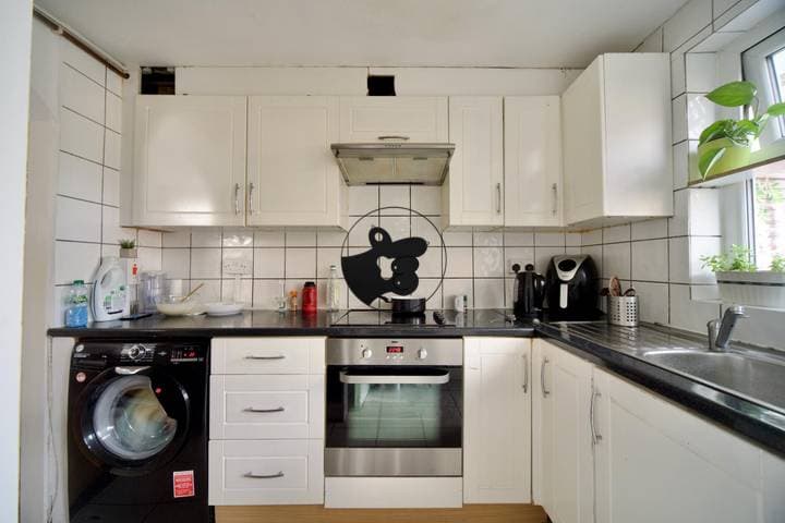 3 bedrooms house for sale in London, United Kingdom - Image 5