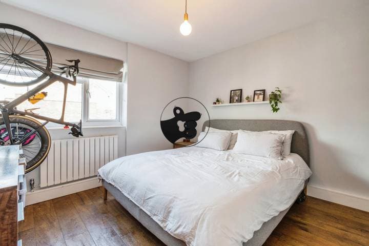 3 bedrooms apartment for sale in London, United Kingdom - Image 13