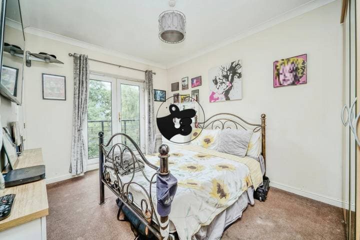 3 bedrooms apartment for sale in Slough, United Kingdom - Image 12