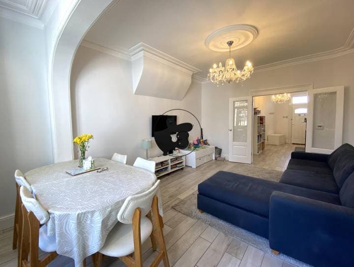 3 bedrooms apartment for sale in Westcliff-On-Sea, United Kingdom - Image 3