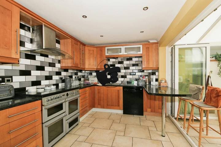 4 bedrooms house for sale in Huntingdon, United Kingdom - Image 2