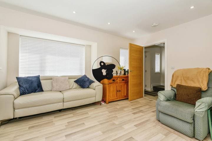 3 bedrooms house for sale in Huddersfield, United Kingdom - Image 9