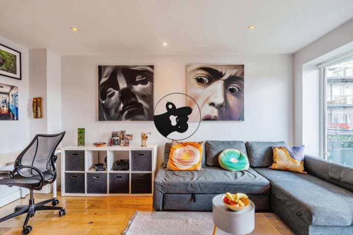 2 bedrooms apartment for sale in London, United Kingdom - Image 7