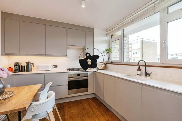 3 bedrooms apartment for sale in London, United Kingdom - Image 9