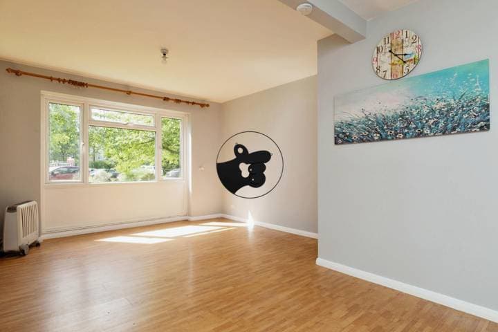 2 bedrooms apartment for sale in London, United Kingdom - Image 2