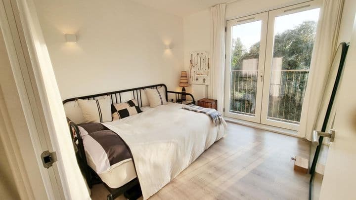 1 bedroom apartment for sale in London, United Kingdom - Image 9