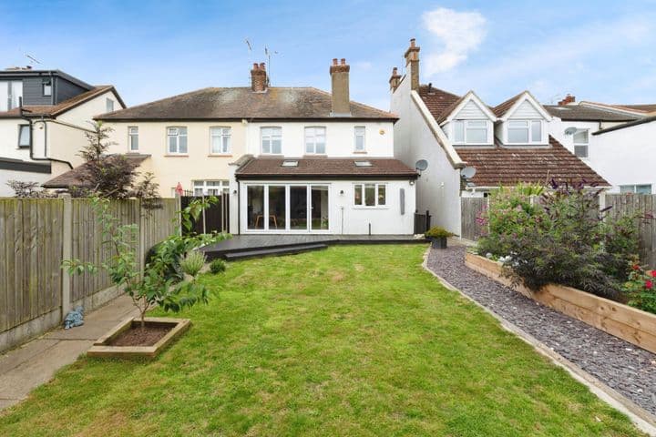 4 bedrooms house for sale in Leigh-On-Sea, United Kingdom - Image 4