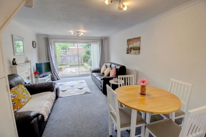 2 bedrooms house for sale in Horsham, United Kingdom - Image 3