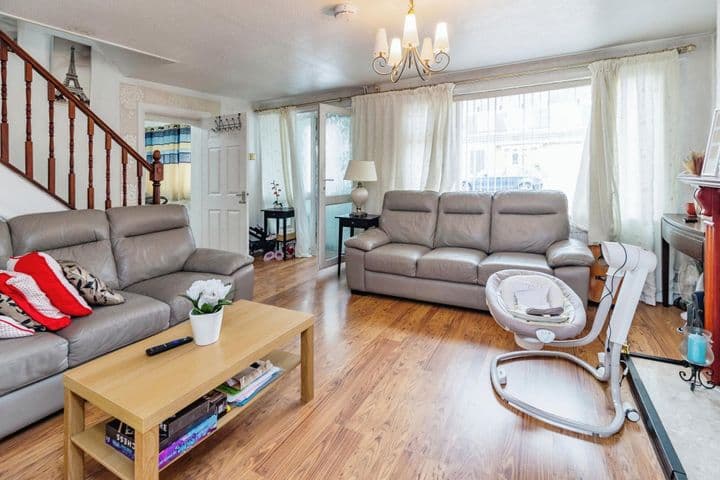 4 bedrooms house for sale in Luton, United Kingdom - Image 2