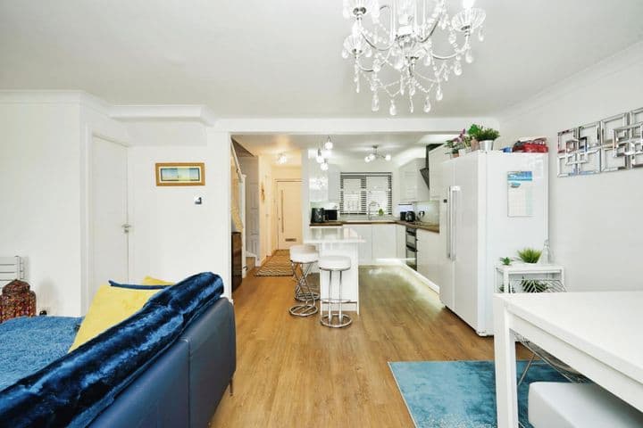 4 bedrooms house for sale in Sale, United Kingdom - Image 2