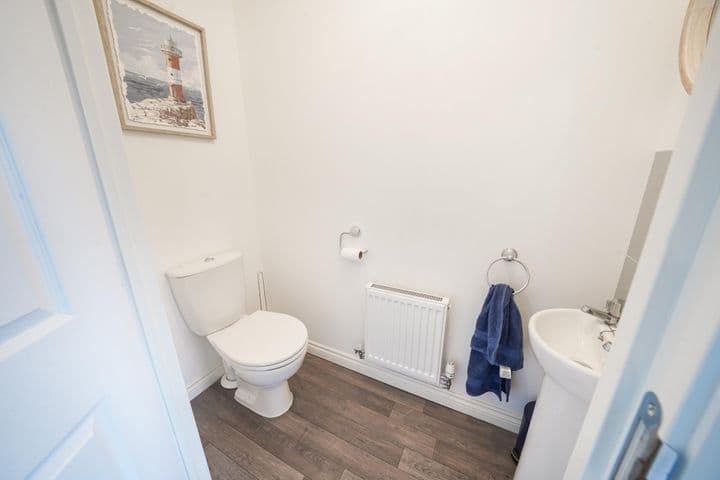 2 bedrooms house for sale in Llanelli, United Kingdom - Image 8