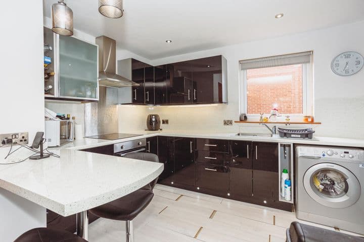 2 bedrooms apartment for sale in Dumfries and Galloway, United Kingdom - Image 3