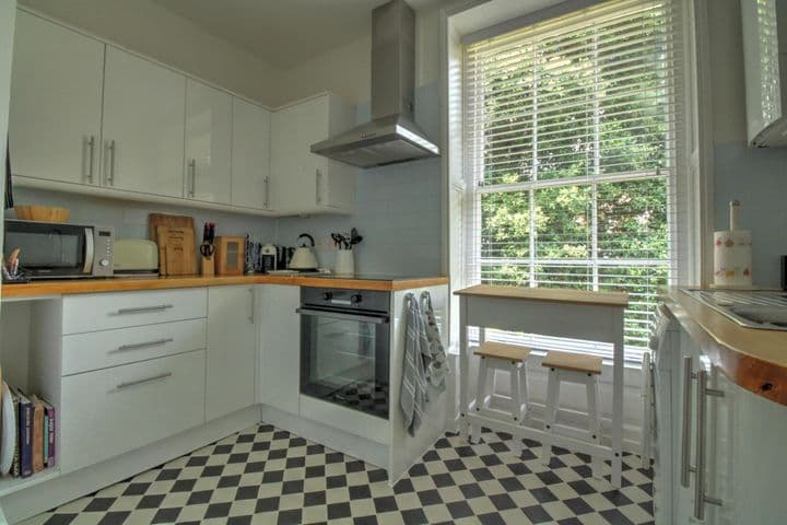 1 bedroom apartment for sale in Chichester, United Kingdom - Image 7