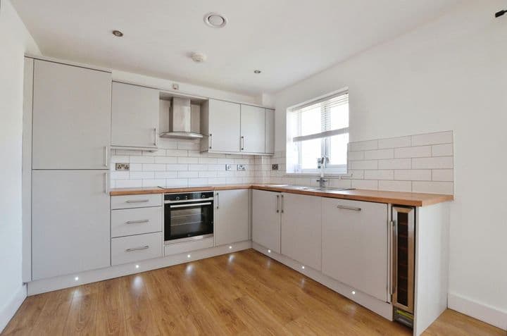 2 bedrooms apartment for sale in Sheffield, United Kingdom - Image 5