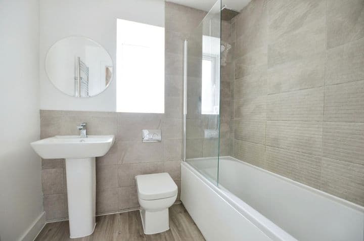 2 bedrooms apartment for sale in Sheffield, United Kingdom - Image 9