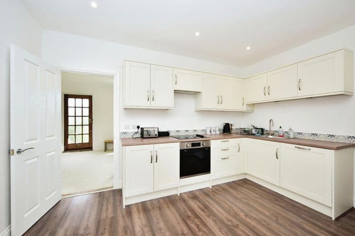 3 bedrooms house for sale in Maidstone, United Kingdom - Image 2