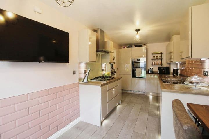 4 bedrooms house for sale in Wakefield, United Kingdom - Image 6