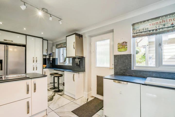 4 bedrooms house for sale in Chichester, United Kingdom - Image 9