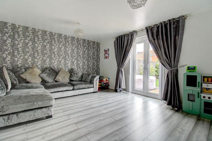 3 bedrooms house for sale in Norton Canes, United Kingdom - Image 6